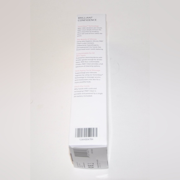 New PMD Clean Smart Facial Cleansing Device Blush with Rose Gold - Picture 4 of 4